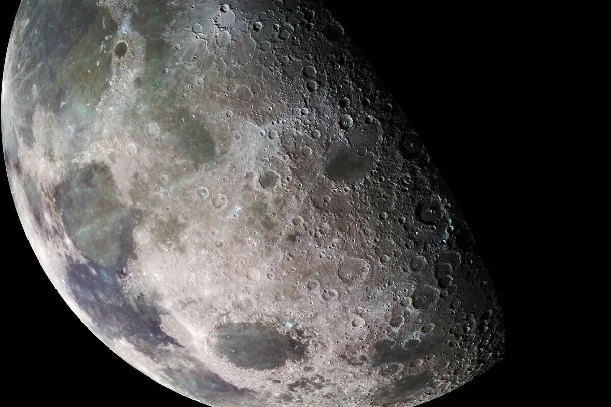 Meteoritos Raros na Lua: Como Partículas Cósmicas Podem Explicar a Água na Terra