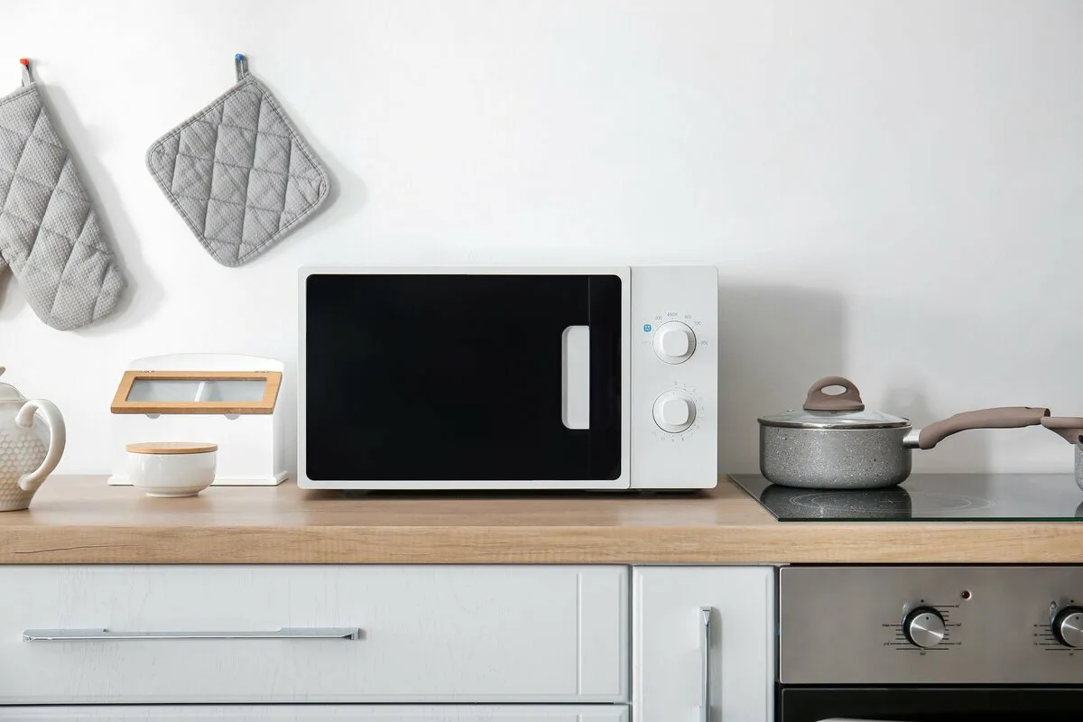 Temer ou Usar? O que Realmente Acontece com Sua Comida no Micro-ondas