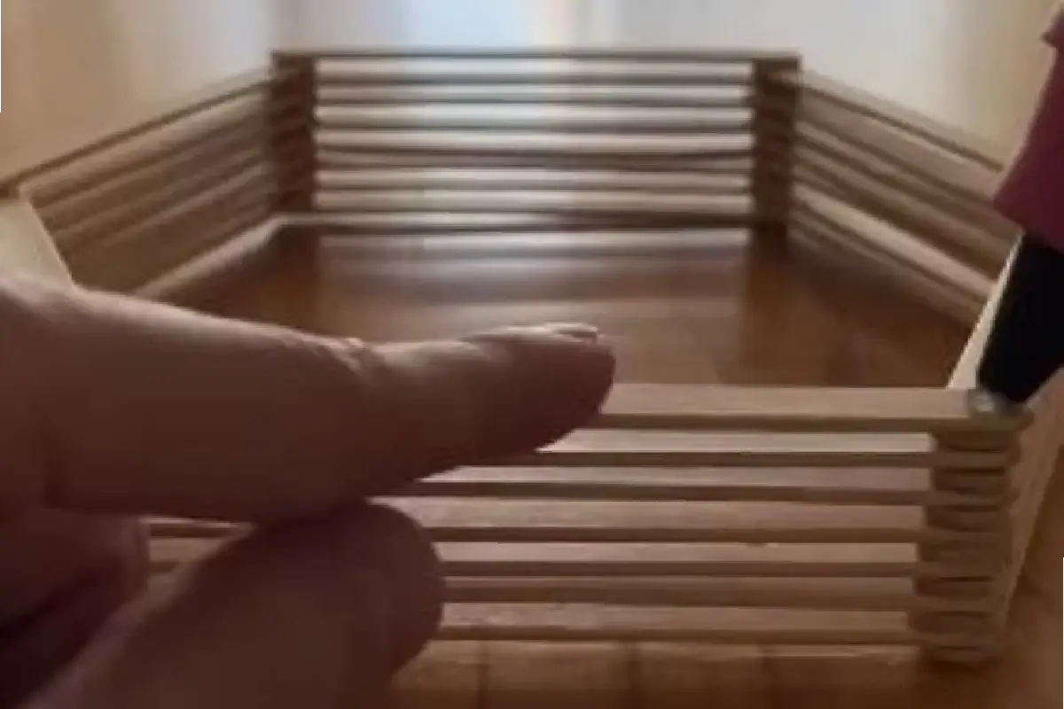 Crie Miniprateleiras em Minutos com Palitos de Picolé: Uma Ideia Genial e Sem Custos