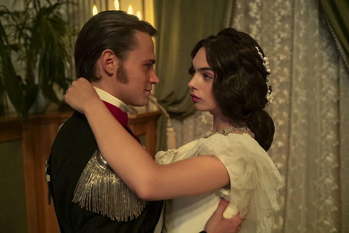 Se Adoraste 'Bridgerton', Esta Minissérie da Netflix Vai Deixar-te Sem Fôlego