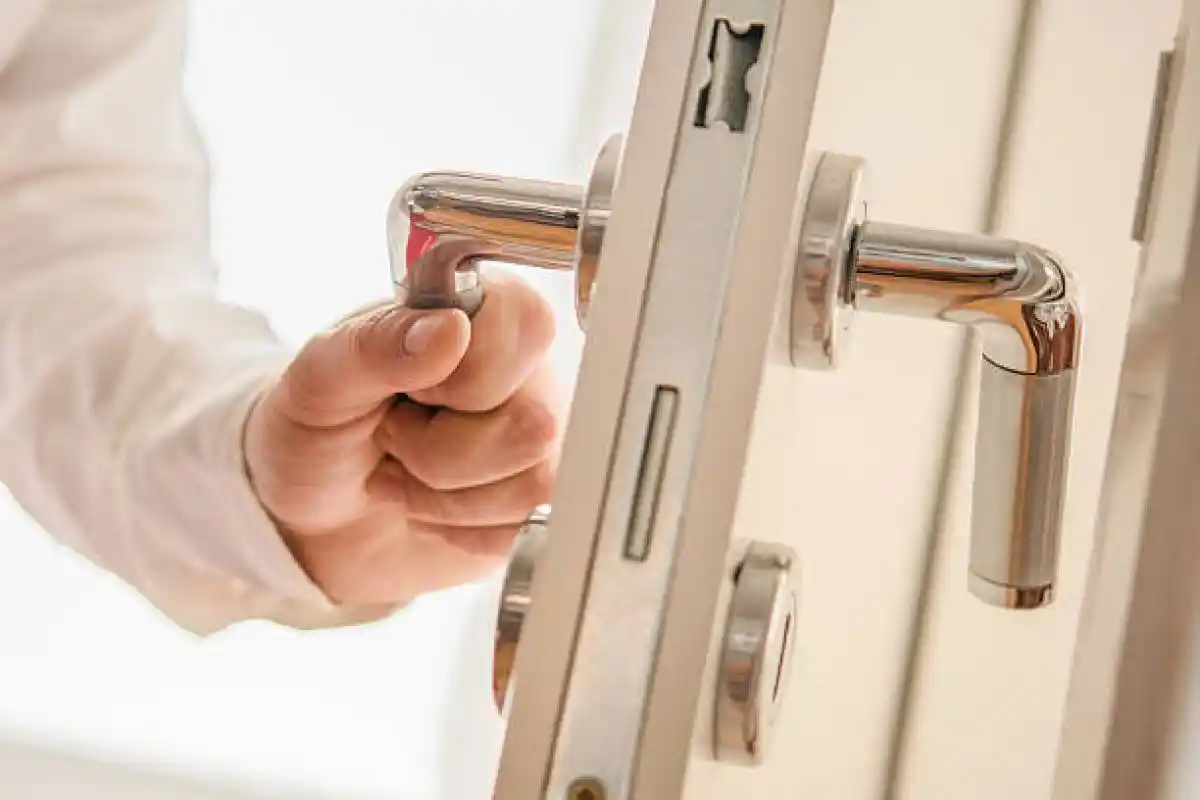 O Que Significa Não Receber Visitas em Casa, Segundo a Psicologia