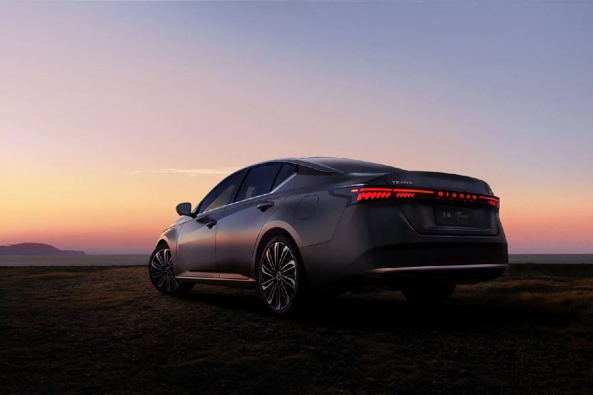 Nissan e Dongfeng Lançam Sedãs Inovadores com Tecnologia Huawei