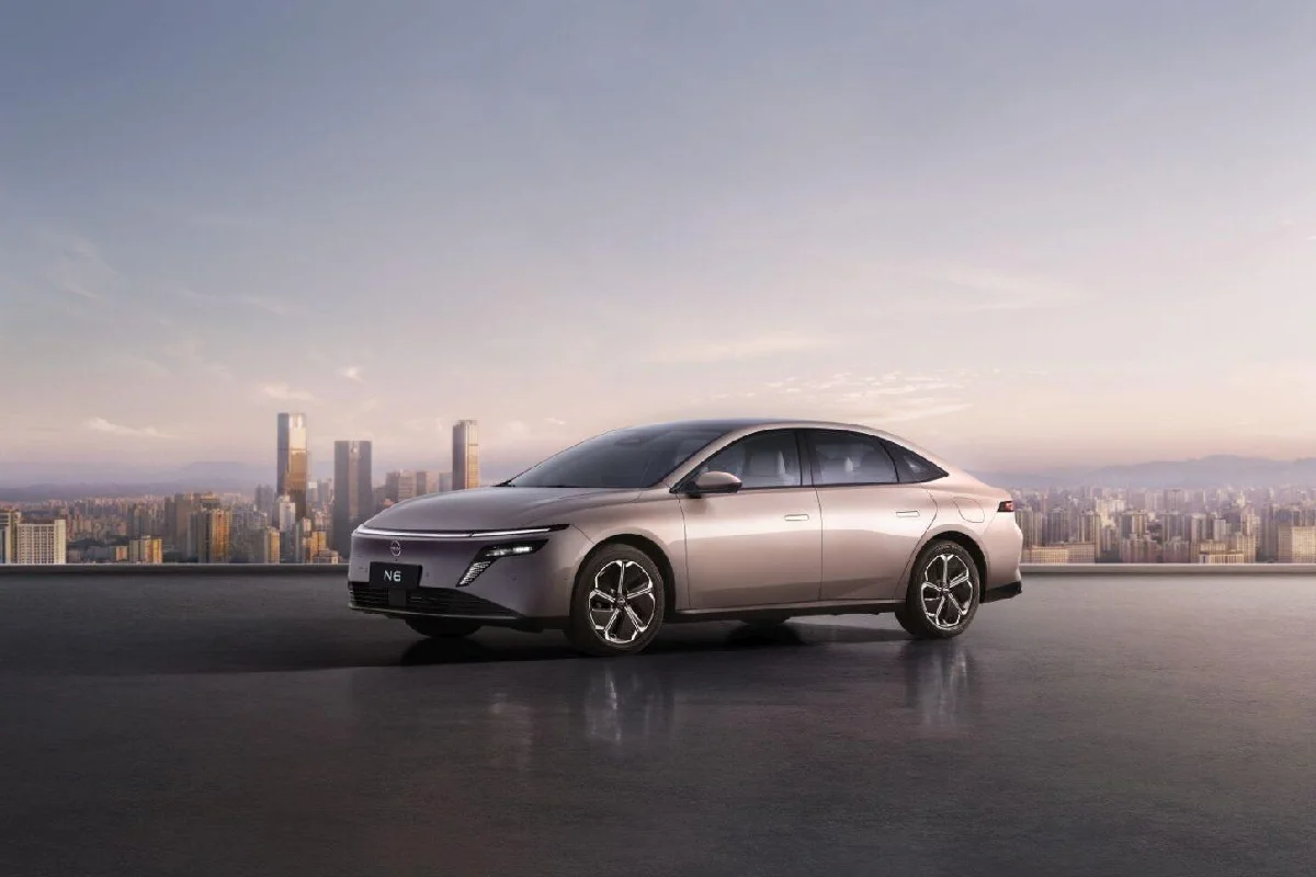 Nissan e Dongfeng Lançam Sedãs Inovadores com Tecnologia Huawei
