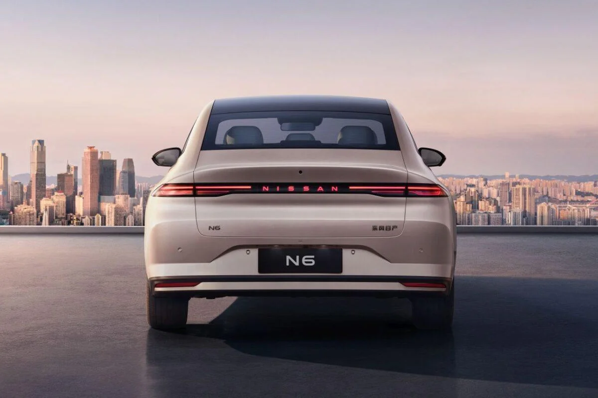 Nissan e Dongfeng Lançam Sedãs Inovadores com Tecnologia Huawei