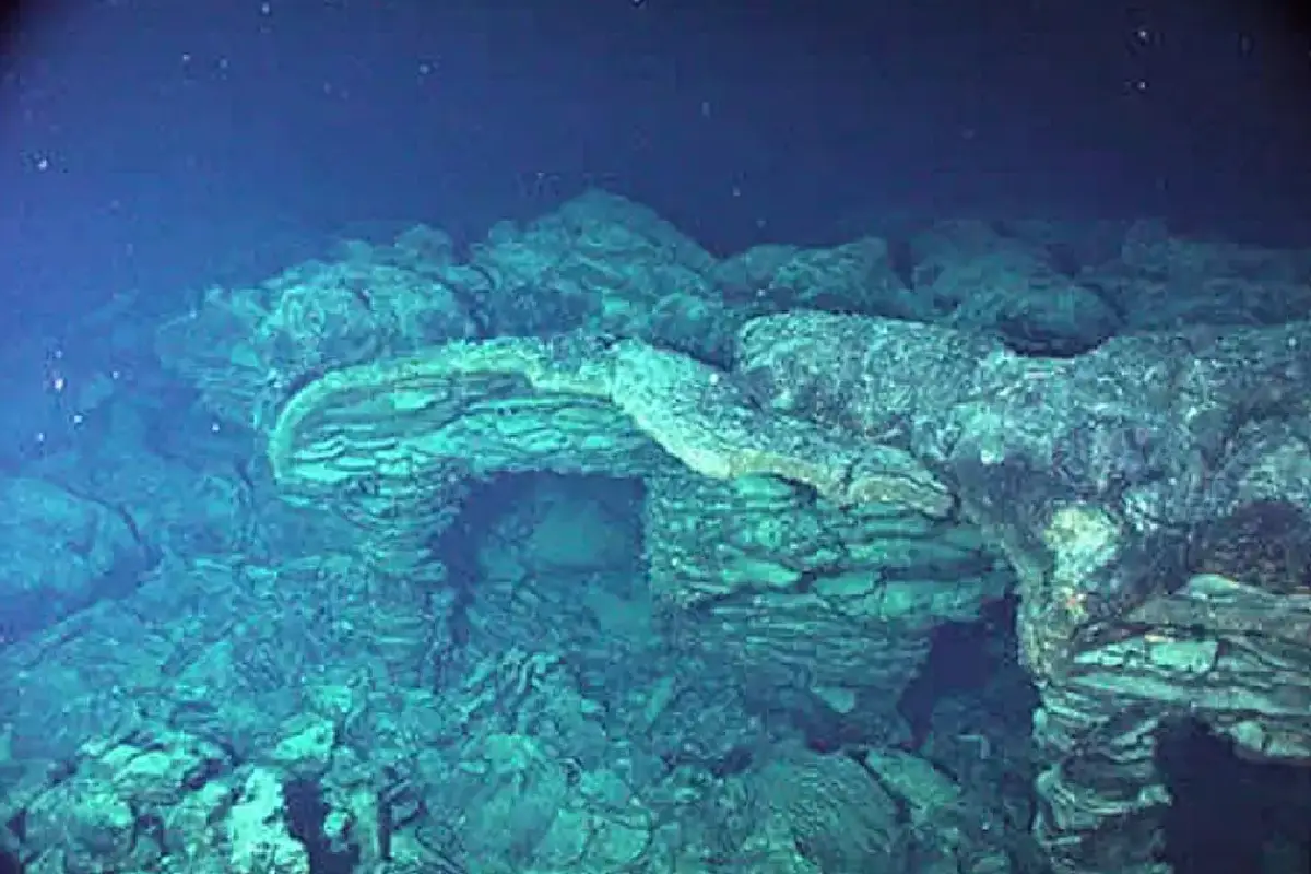 O Vulcão Misterioso no Fundo do Oceano que Pode Entrar em Erupção a Qualquer Momento