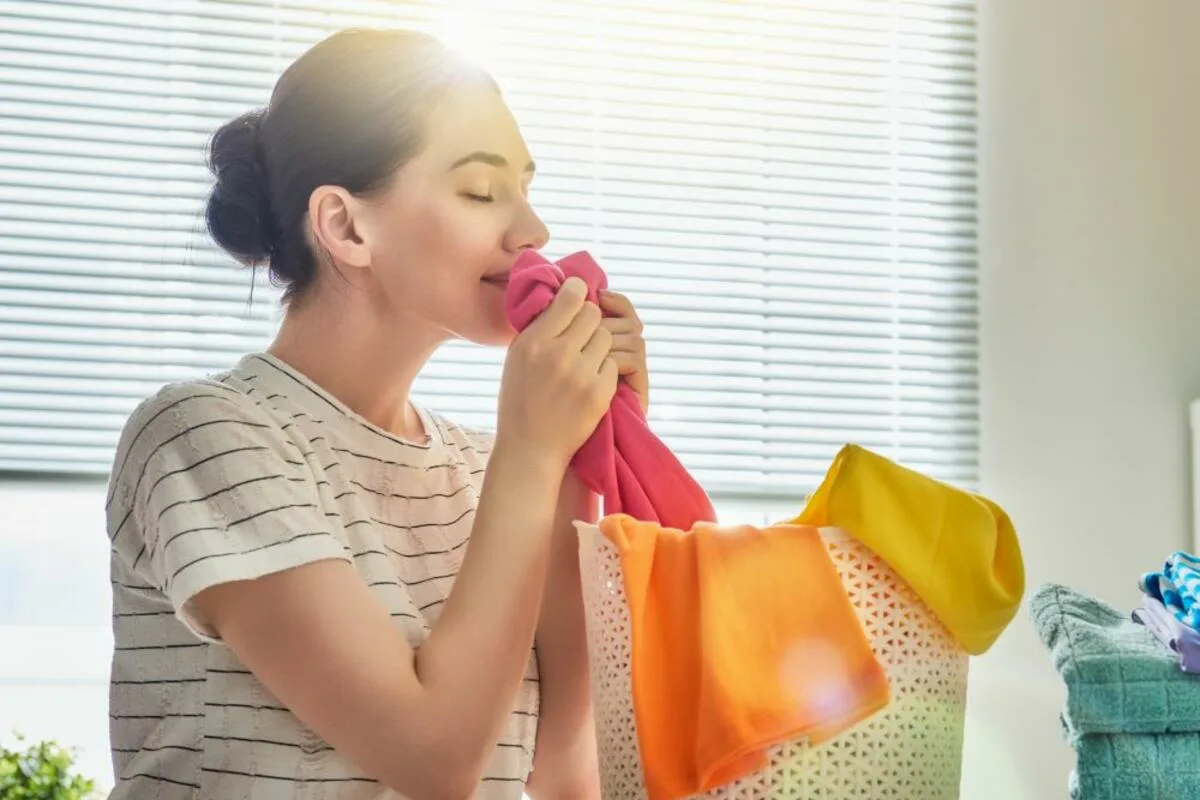 Como Fazer Perfume Caseiro para a Tua Roupa Cheirar a Boutique
