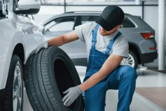 Quando Trocar os Pneus do Seu Carro? Cinco Sinais que Não Pode Ignorar