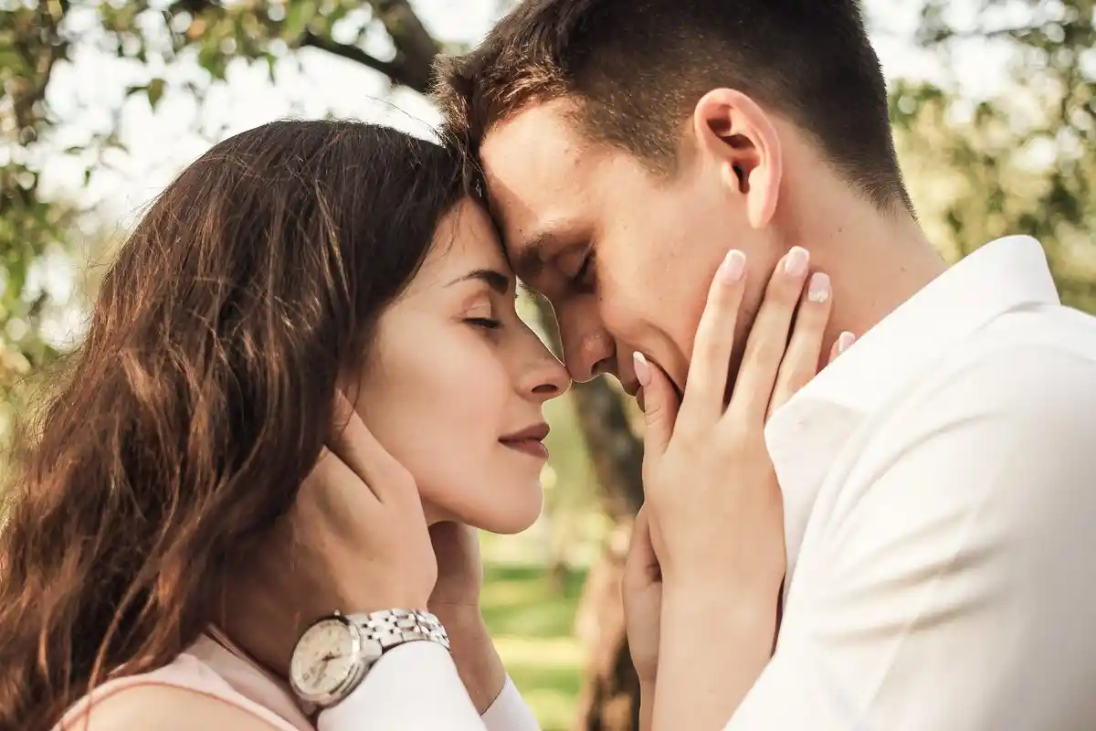 Porque É Tão Difícil Esquecer o Primeiro Amor e Como Lidar com Isso