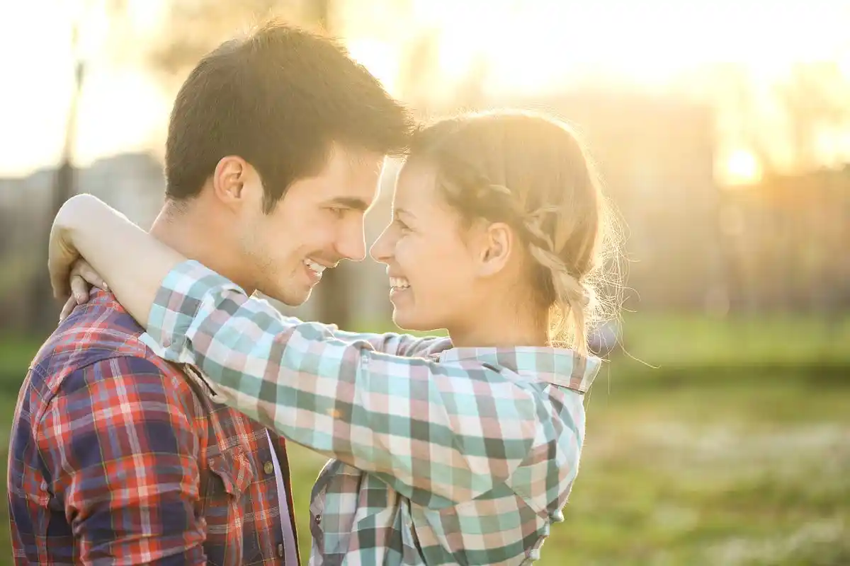 Porque É Tão Difícil Esquecer o Primeiro Amor e Como Lidar com Isso