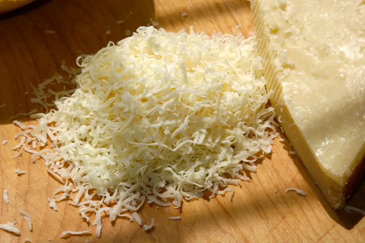 Como fazer crackers de queijo deliciosos em poucos minutos