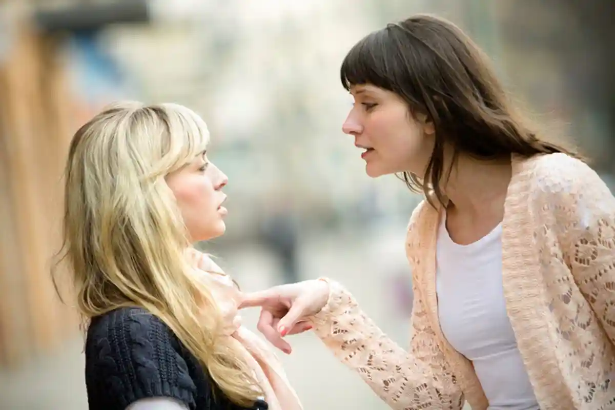 O Tipo de Pessoas que Odiás Revela o Teu Nível de Inteligência, Segundo a Psicologia