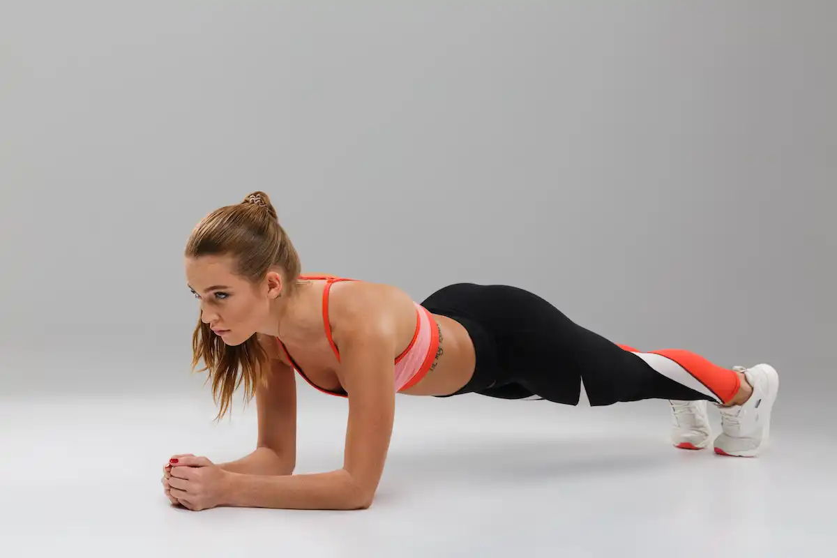 Rotina Rápida: Exercícios para Abdominais Definidos sem Ir ao Ginásio