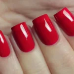 O Clássico Vermelho Saiu de Moda: 5 Designs de Unhas que Vão Ser Furor neste Outono 2025