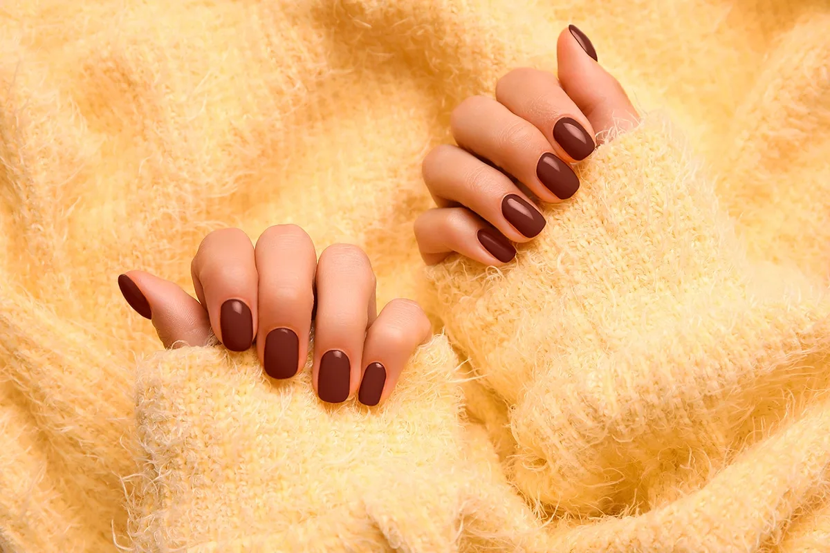 O Clássico Vermelho Saiu de Moda: 5 Designs de Unhas que Vão Ser Furor neste Outono 2025