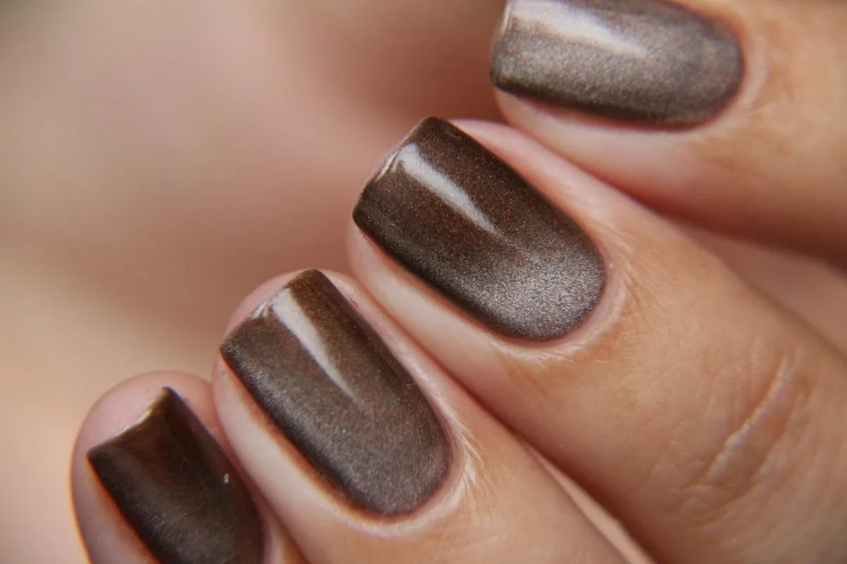 O Clássico Vermelho Saiu de Moda: 5 Designs de Unhas que Vão Ser Furor neste Outono 2025