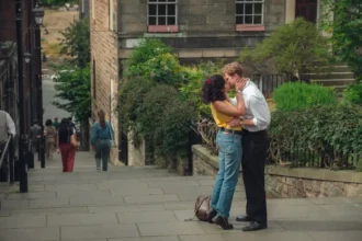 Sempre o Mesmo Dia: A Série Romântica da Netflix que Enche a Alma e Faz Acreditar no Destino