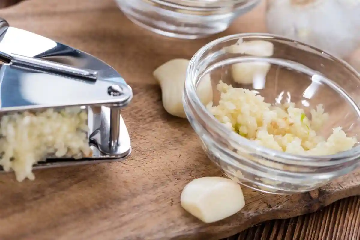 O Que Significa Quando Abelhas Constroem uma Colmeia em Casa e Como Removê-las Rapidamente