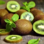 Um Hábito Simples que Pode Melhorar a Tua Saúde: Por Que os Nutricionistas Recomendam Comer Kiwi
