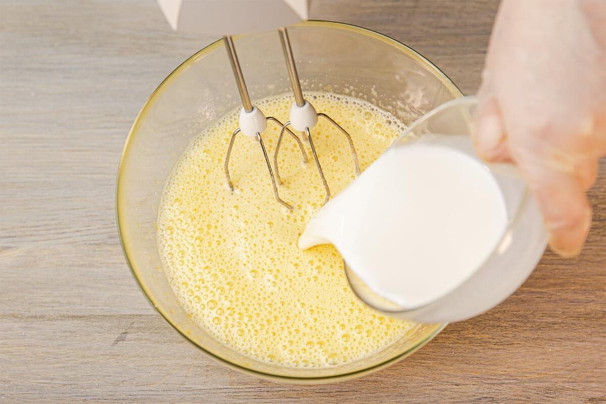 Sorvete Caseiro de Banana Split: Um Doce Sofisticado em Minutos com Poucos Ingredientes