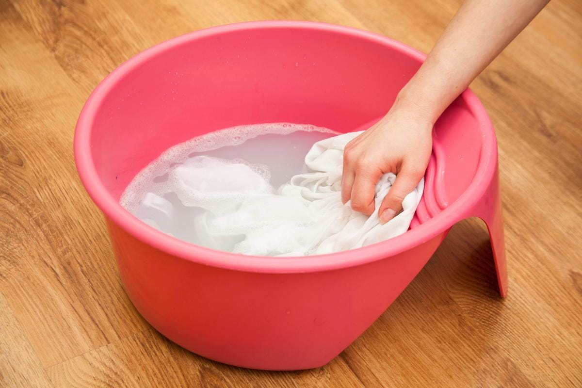 Como Deixar Suas Roupas Como Novas com um Método Simples e Caseiro