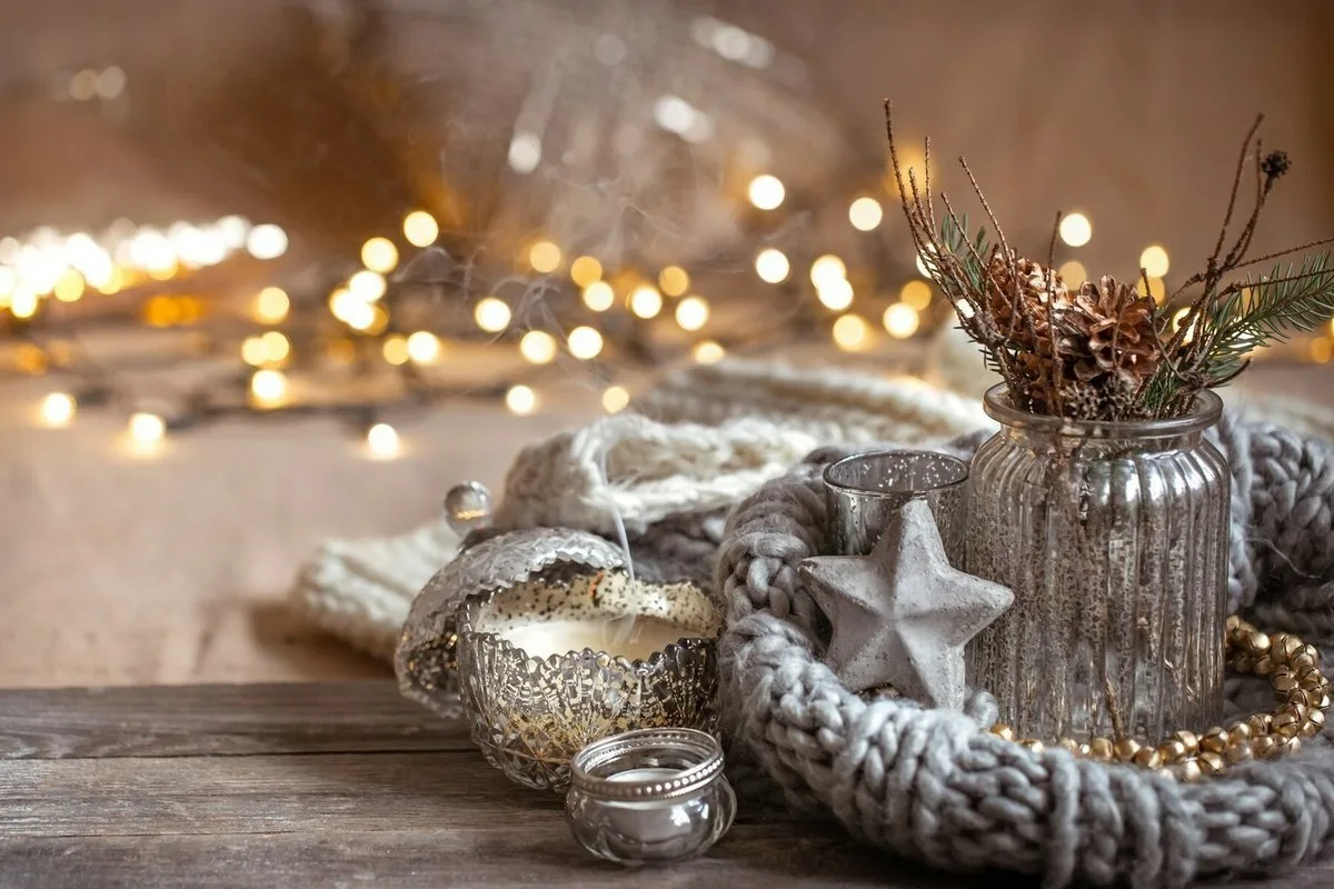 Adeus aos ornamentos tradicionais de Natal: Descobre a tendência moderna e prática para 2025