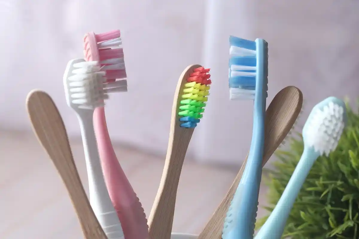 Com Que Frequência Deve Trocar a Escova de Dentes?