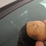 Como Deixar os Vidros do Carro Brilhando com o Truque da Batata