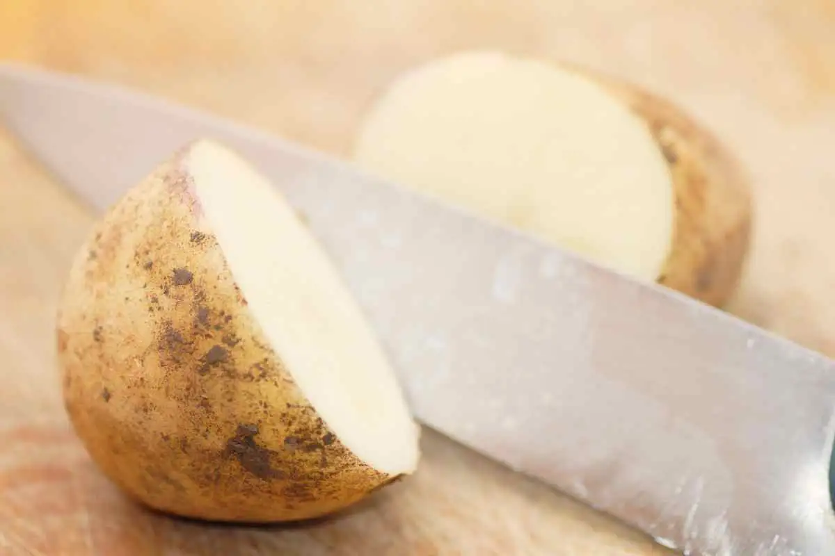 Como Deixar os Vidros do Carro Brilhando com o Truque da Batata