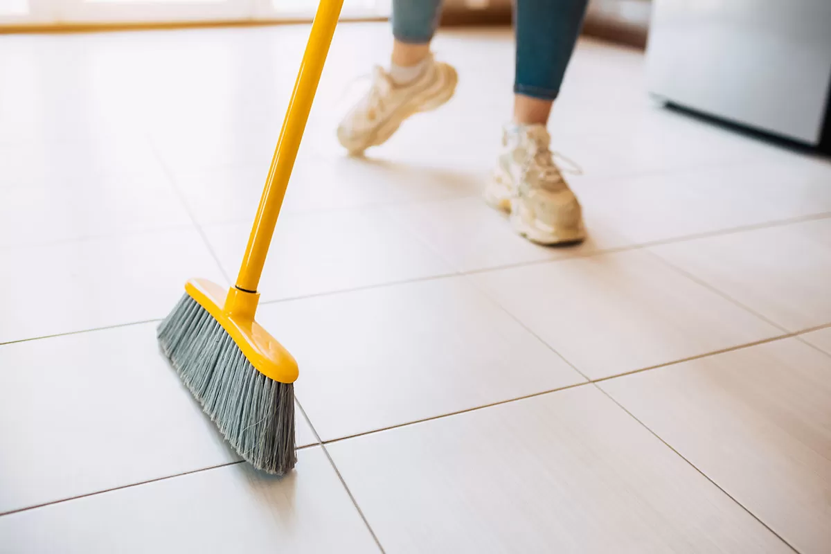 Feng Shui: A Vassoura que Nunca Deves Usar em Casa Porque Atrai Pobreza