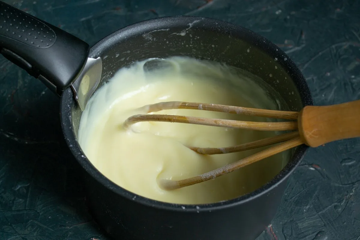 Bolo "Zebra" sem forno: uma sobremesa cremosa e irresistível