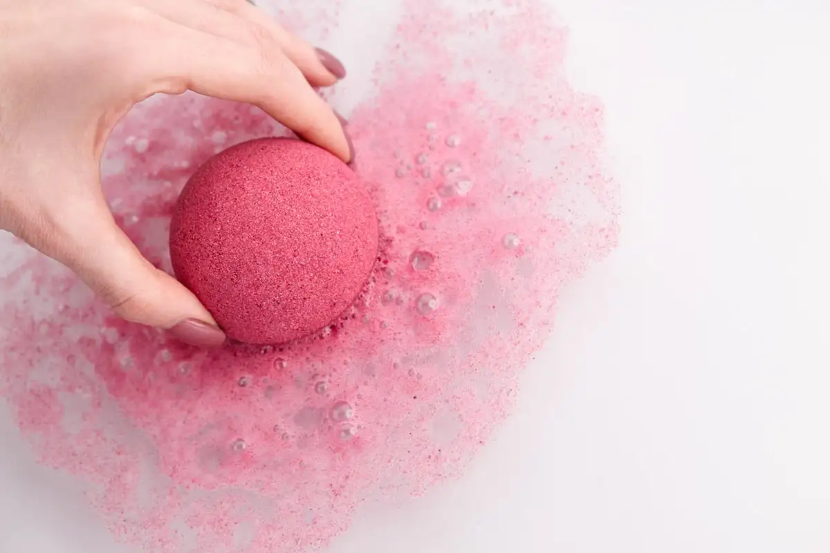 Bombas de banho e espuma: beleza, bem-estar e momentos de autocuidado