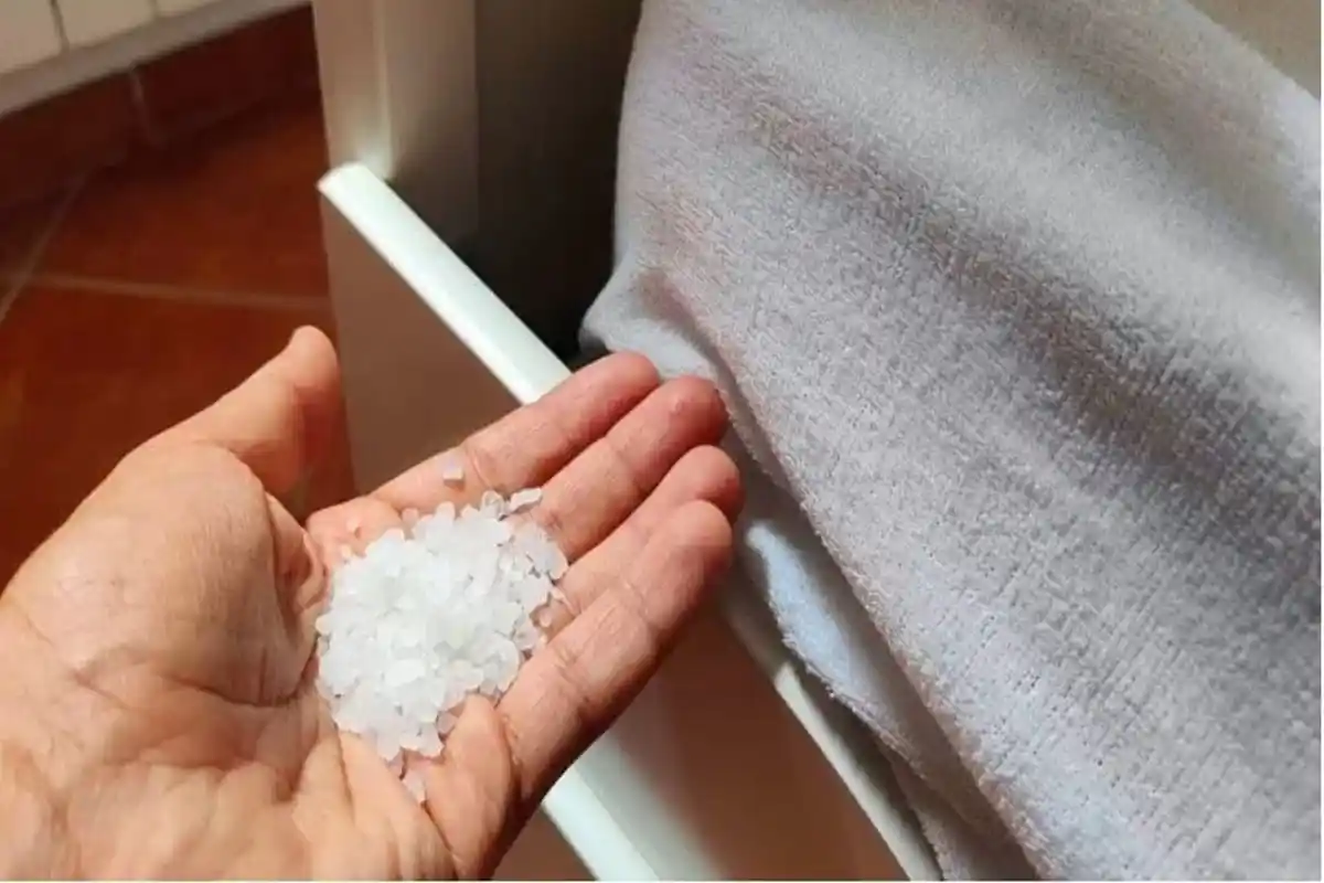 Como fazer uma limpeza energética com sal: um ritual de harmonia e renovação do lar