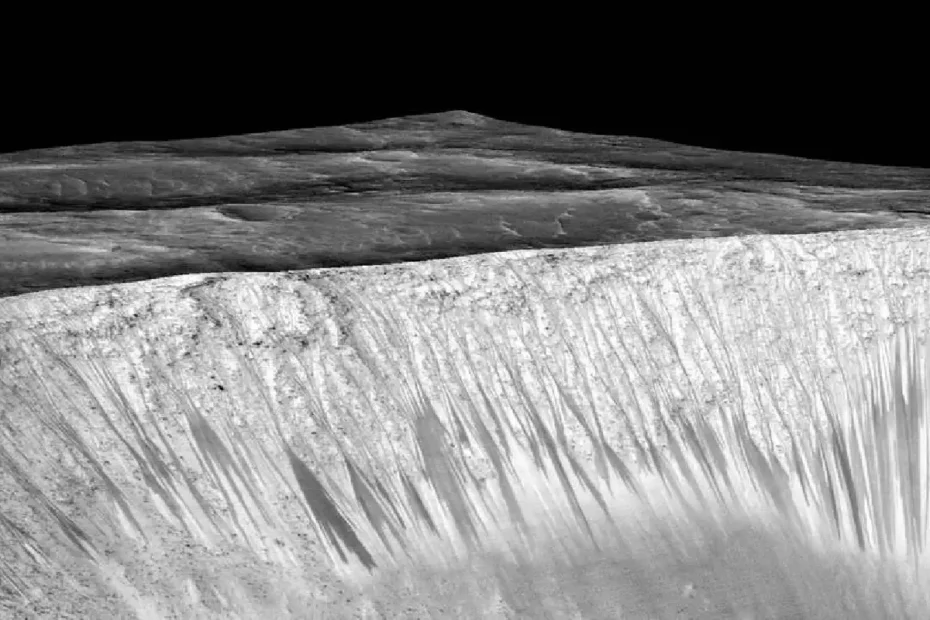 Mistério das Listras Escuras nas Encostas de Marte: Cientistas Avançam na Solução