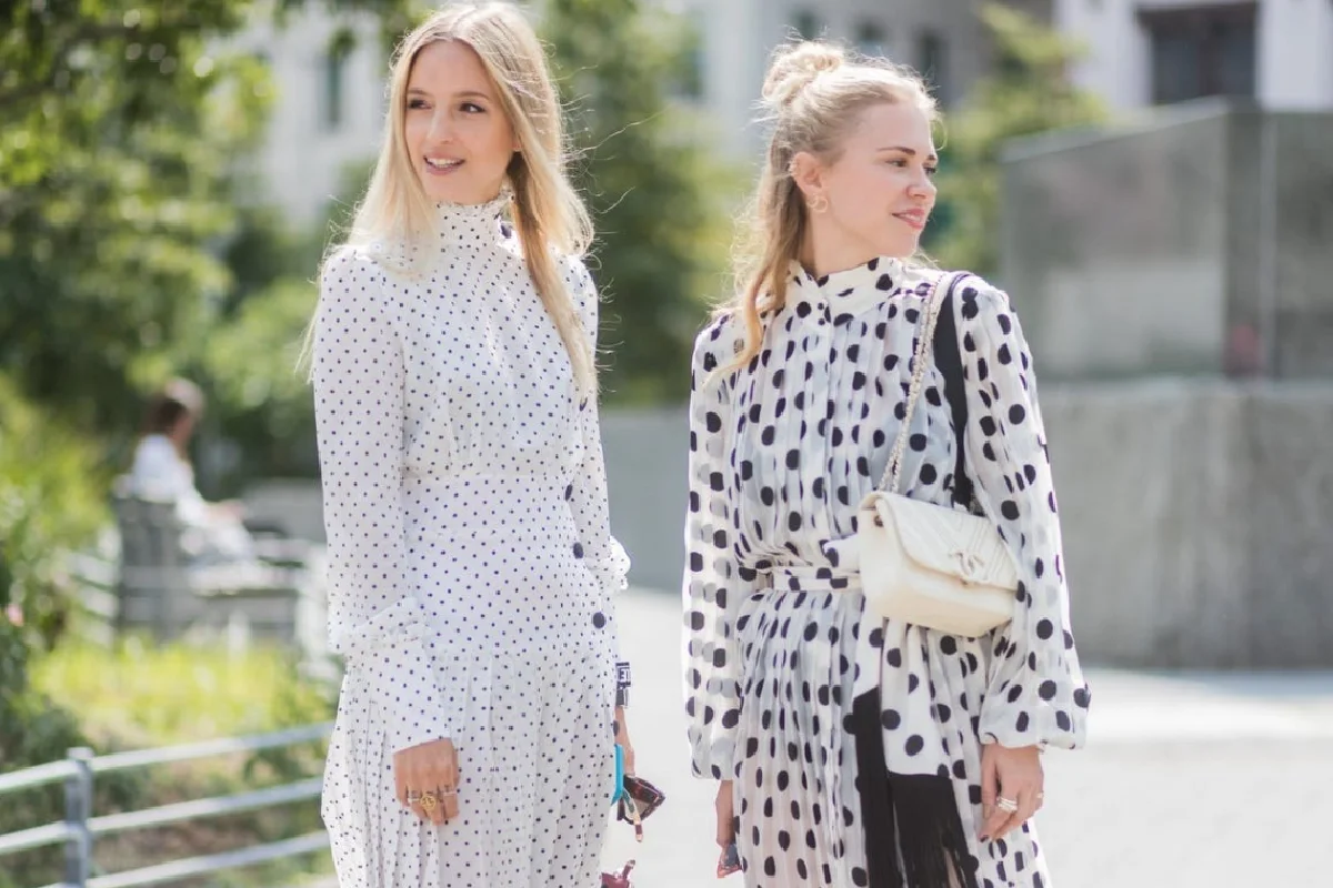 O vestido de pintas voltou e já é o padrão mais desejado de 2025/2026