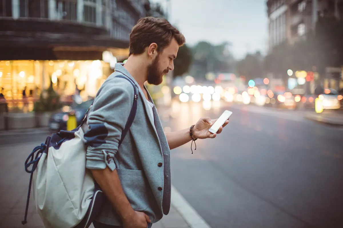 O que significa andar na rua olhando para o telemóvel