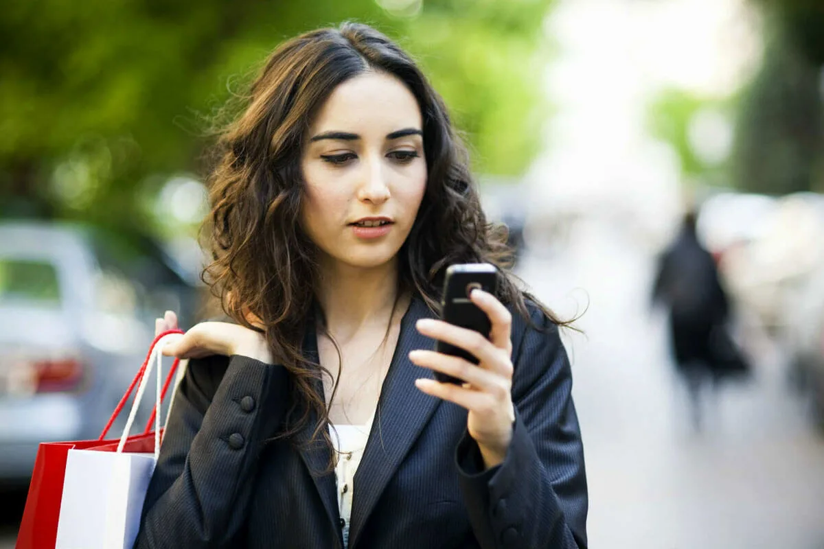 O que significa andar na rua olhando para o telemóvel