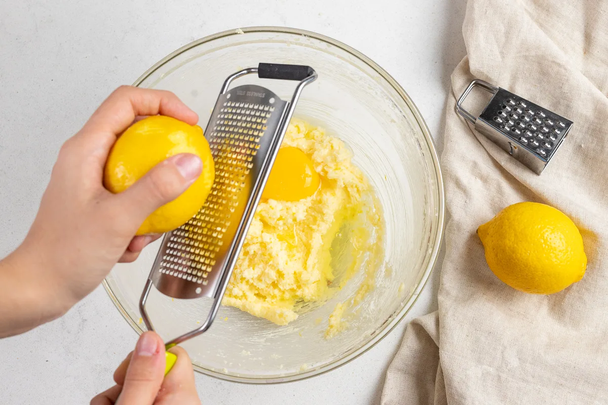 Pastelitos de limão e mirtilos sem glúten: uma receita irresistível