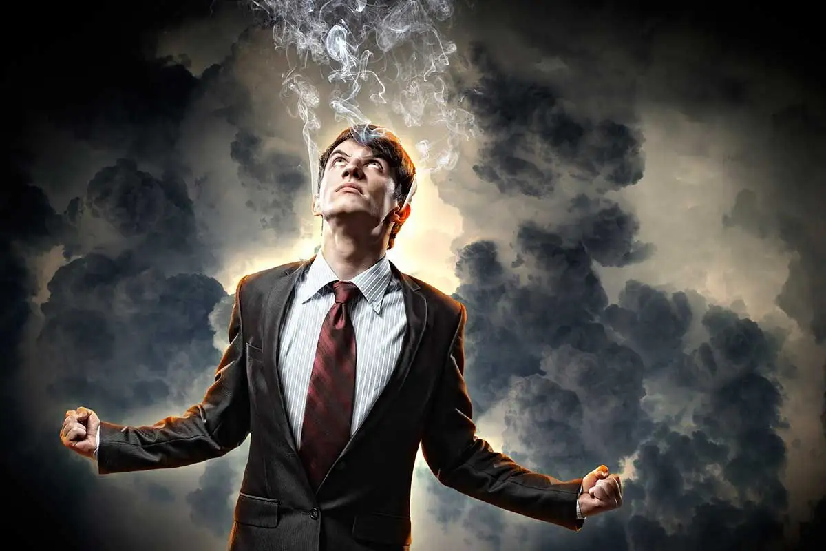 Qual é o Seu Nível de Raiva? Escolha um Punhal e Descubra